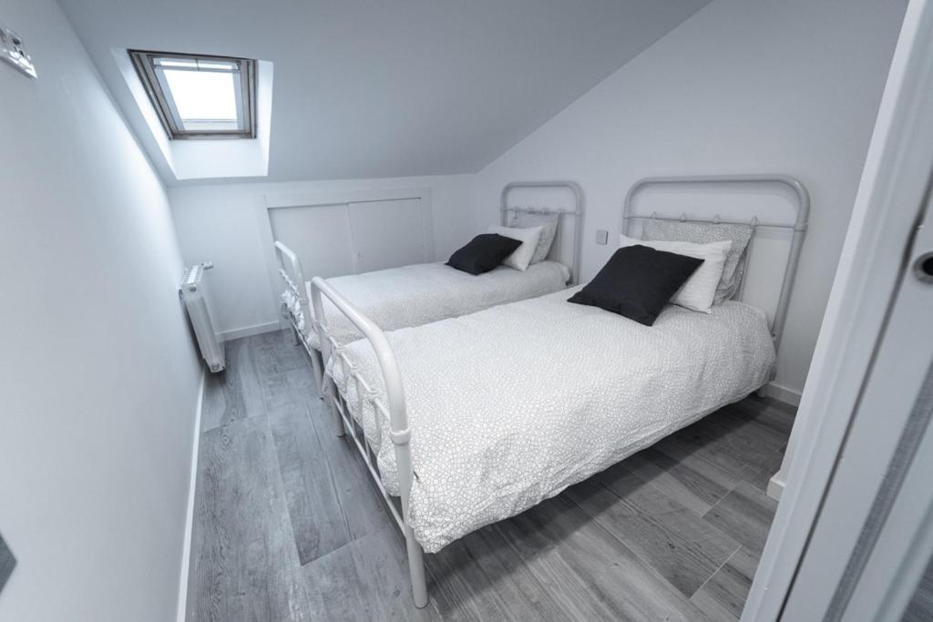 Buhardilla Comillas Beach En Primera Linea De Playa, Wifi, Netflix Exteriör bild